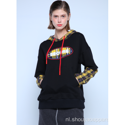 CONTRASTEREN GECONTROLEERD MET POUCH POCKET HOODIE